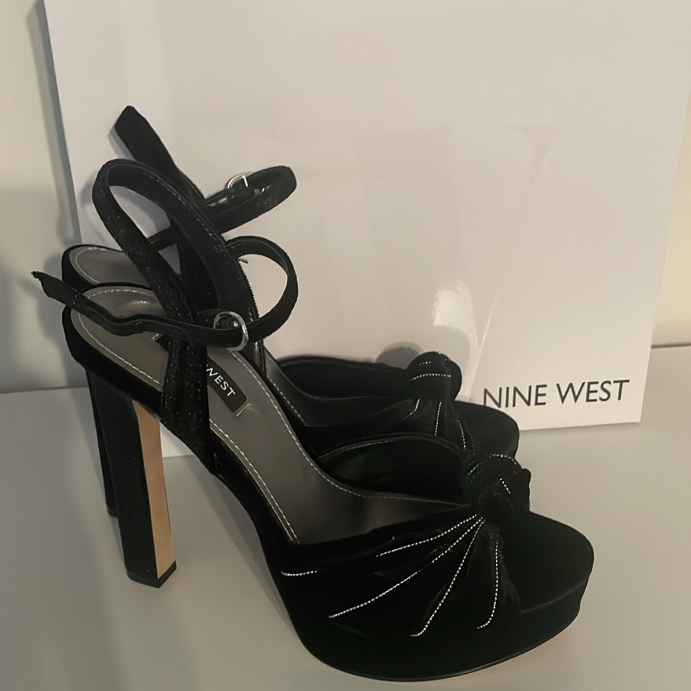 Nine West Winnie Platform Heels NIB - Picture 2 of 4